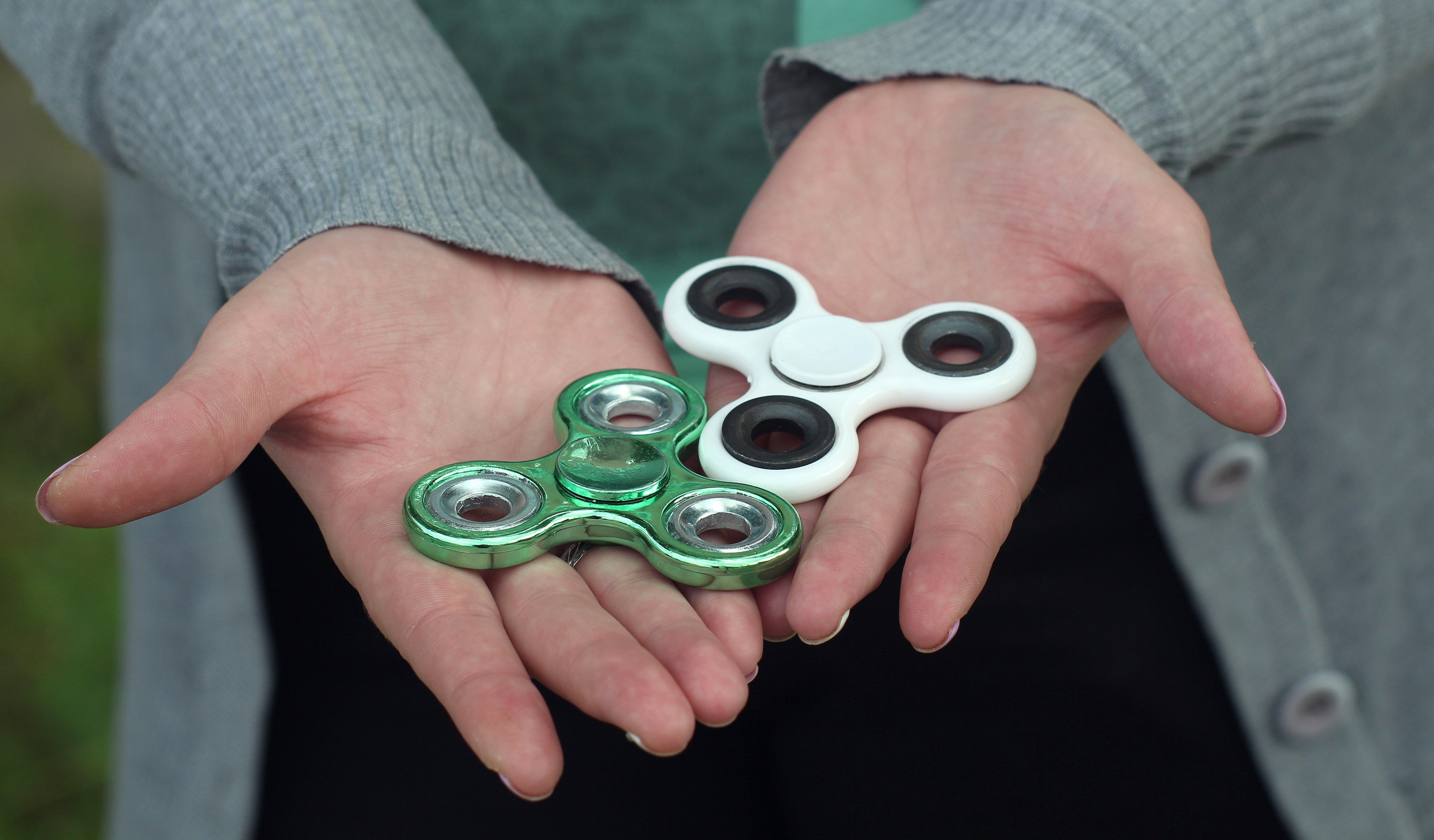 Making a cheap fidget spinner