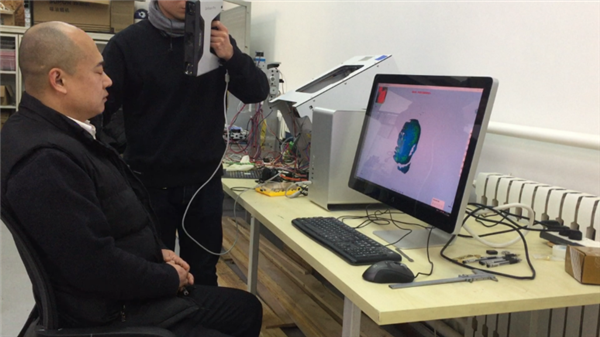 SHINING 3D Develops Helmet For Brainwave Research