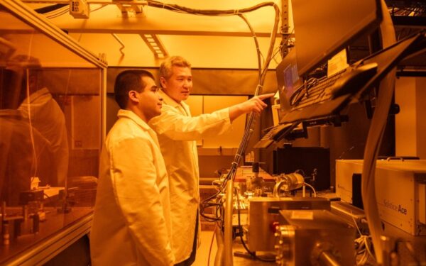 UT Austin Engineers Build Table-Top EUV Printer That Cuts Semiconductor Nanostructure Processing From Days to Minutes