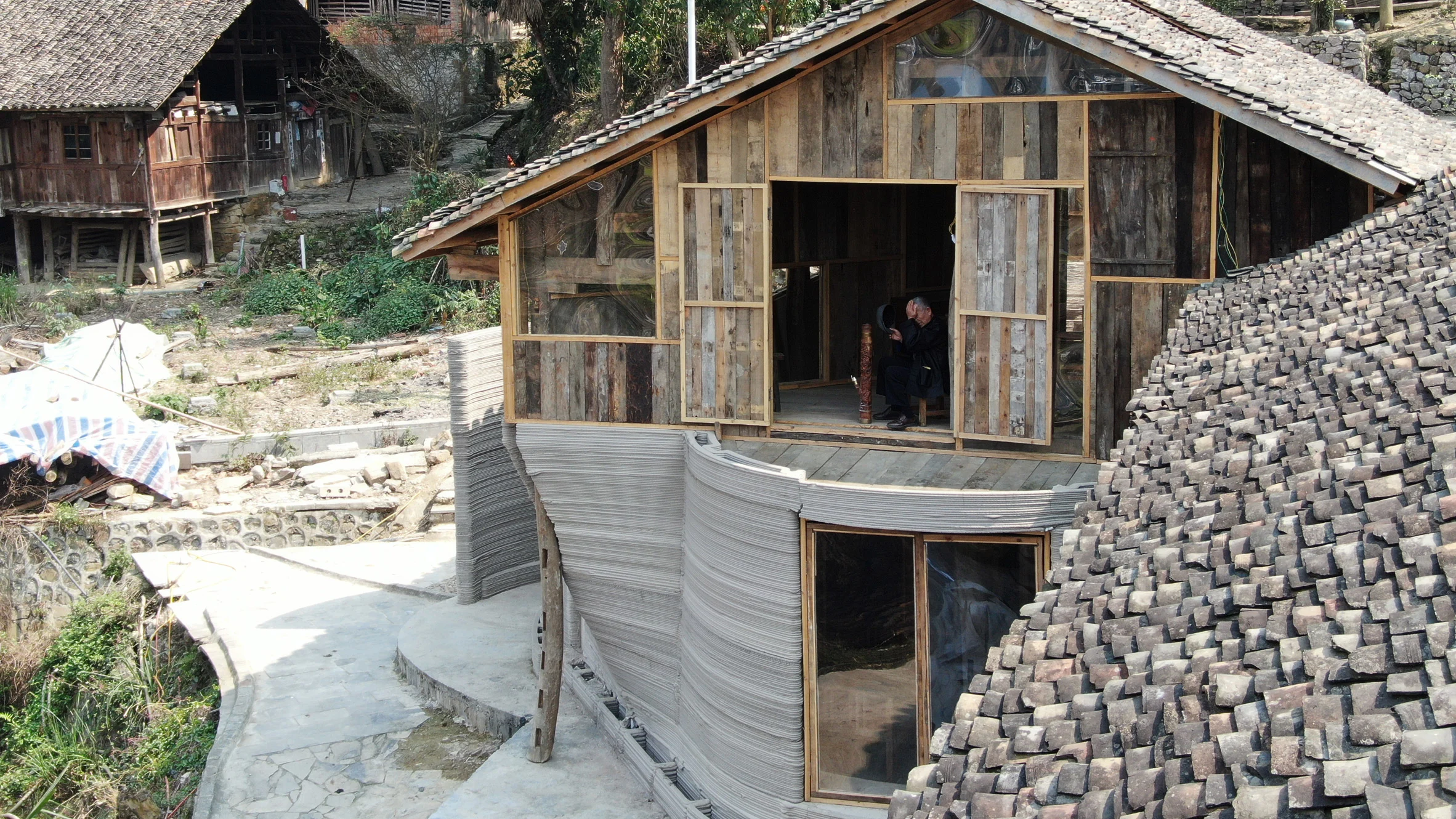 3D Printed Walls Transform Traditional Wooden House into a Modern Haven