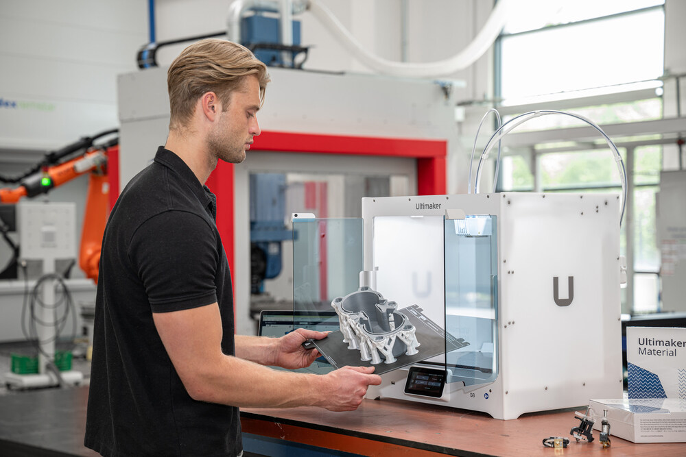 UltiMaker Launches S6 3D Printer