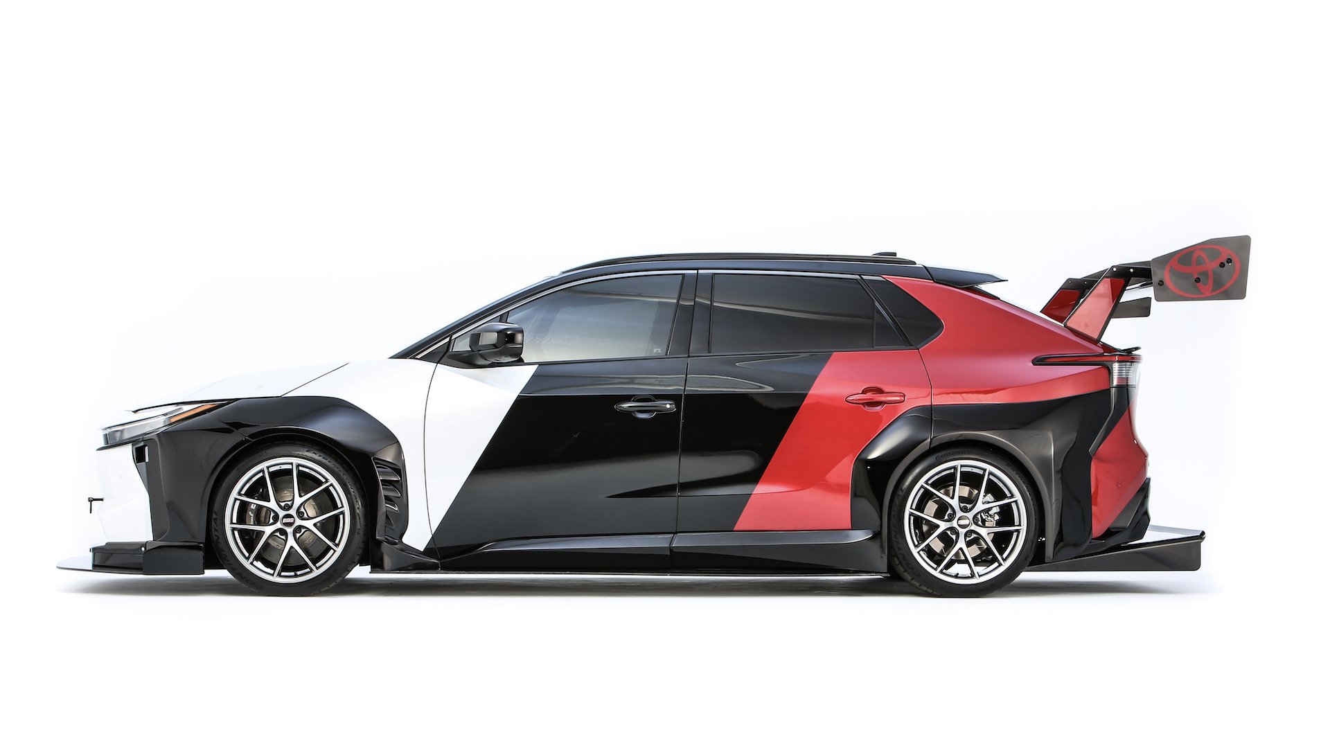 Toyota Uses Large Scale 3D Printing for Electric Race Car Concept