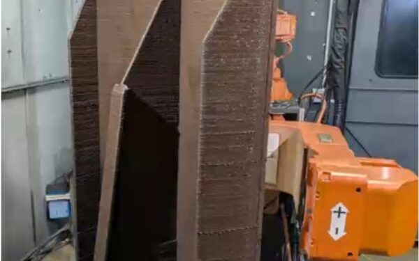 ORNL and Boeing 3D-Print a Nearly Two-Ton Mold for Aircraft Parts