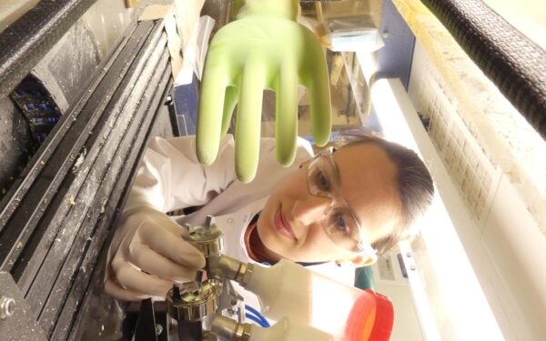 Cranfield 3D-Prints Natural Rubber Gloves Without a Dipping Line