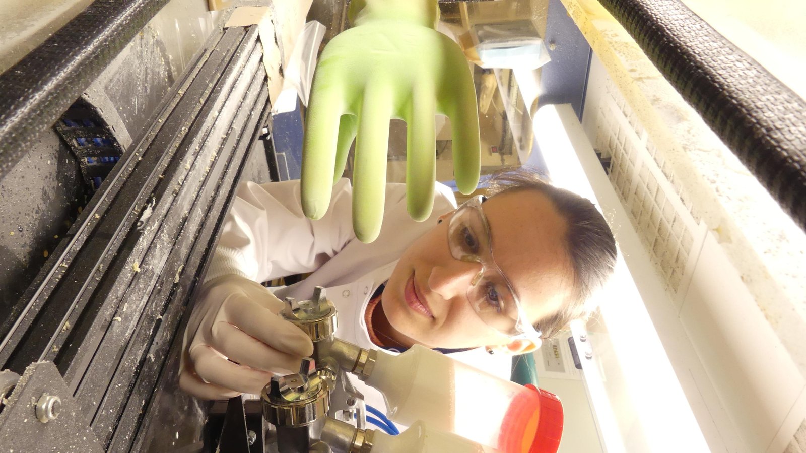 Dr Eva Peláez-Álvarez working in the lab at Cranfield University