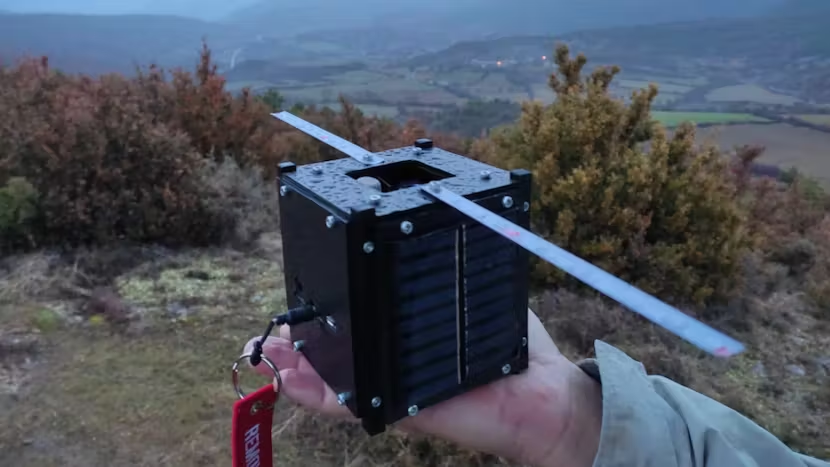 3D Printed CubeSats for Emergency Broadband in Disaster Zones