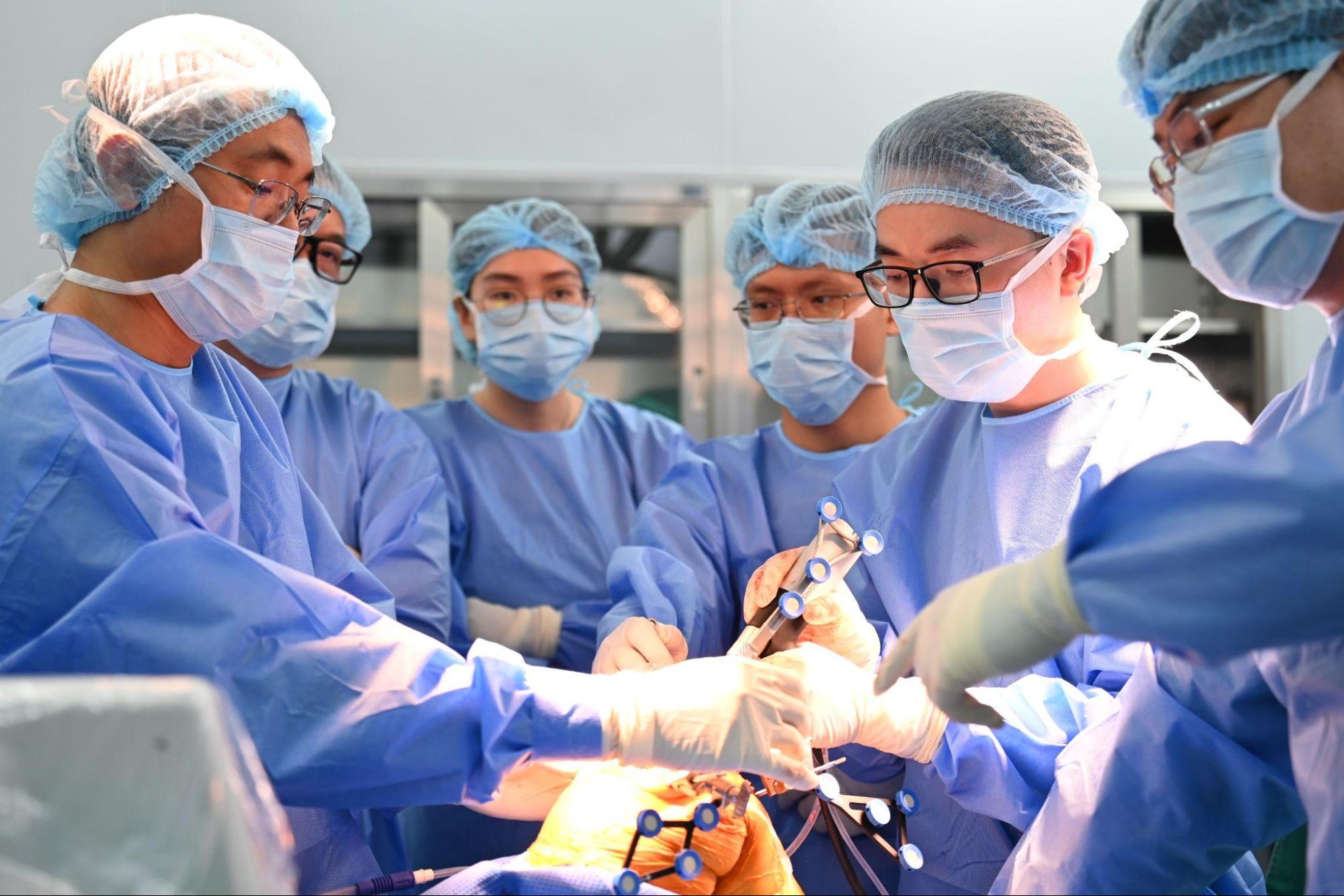 Real-Time 3D Modeling Drives Central Vietnam’s First Robotic Knee Replacement